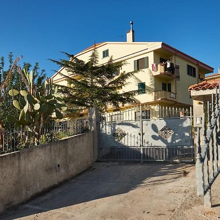 Bouganville House - Casa Vacanze Triparni ภายนอก รูปภาพ