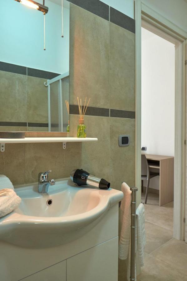 Bouganville House - Casa Vacanze Triparni ภายนอก รูปภาพ