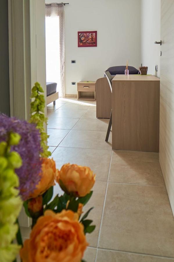 Bouganville House - Casa Vacanze Triparni ภายนอก รูปภาพ